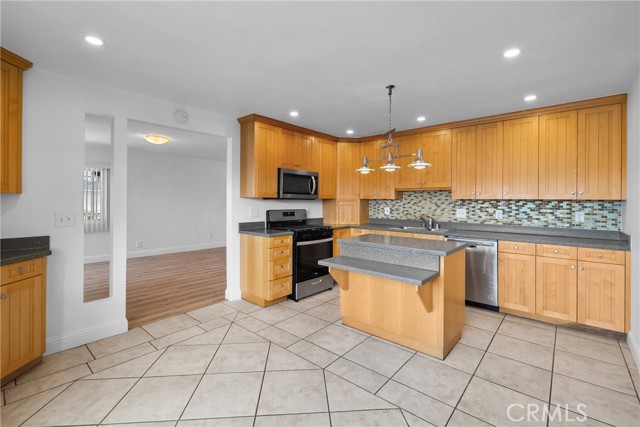 1020 W Cherry Avenue, Lompoc CA: https://media.crmls.org/medias/aa7670ef-5c17-4a1d-9db8-af21812be957.jpg