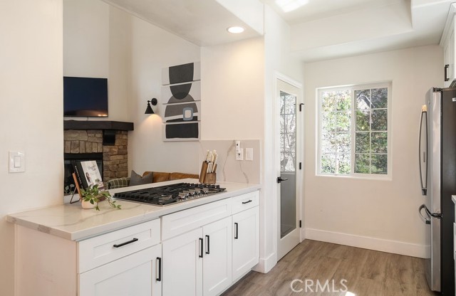 Detail Gallery Image 6 of 33 For 1498 Deer Way, Lake Arrowhead,  CA 92352 - 3 Beds | 2 Baths