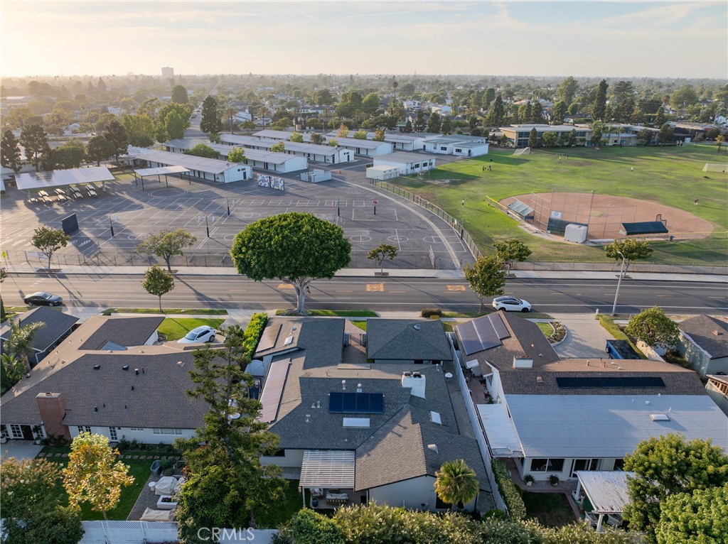 MLS #OC25137424 img 44