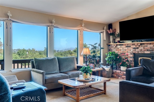 Detail Gallery Image 7 of 47 For 1960 Andre Ave, Los Osos,  CA 93402 - 3 Beds | 3 Baths