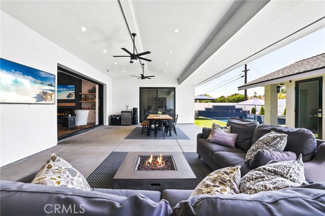 11221 Davenport Road, Rossmoor CA: https://media.crmls.org/medias/aa785b37-c9d8-4b43-a662-0a4c3997a981.jpg