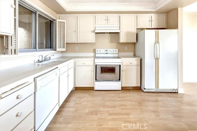 4001 Calle Sonora, Laguna Woods CA: https://media.crmls.org/medias/aa788d4a-58f6-4d5f-810e-00a096dddd1d.jpg