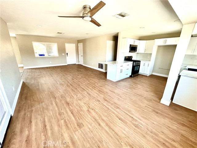 6698 Mesquite Drive, 29 Palms CA: https://media.crmls.org/medias/aa78a68c-33e9-4172-ba28-1c69362d16a8.jpg