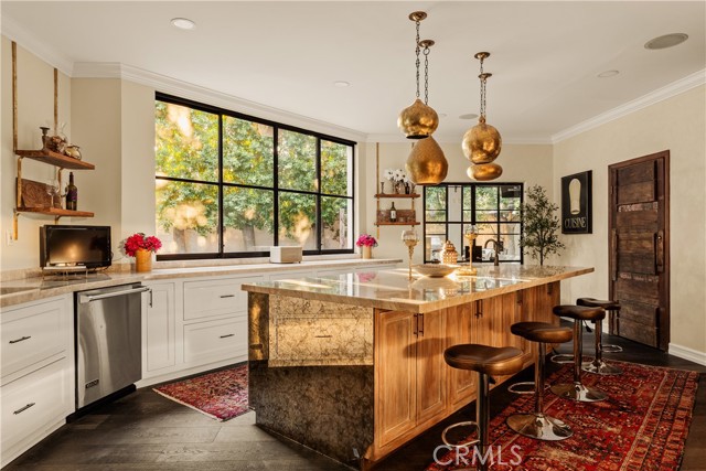 Detail Gallery Image 11 of 44 For 4909 Woodley Ave, Encino,  CA 91436 - 5 Beds | 4 Baths