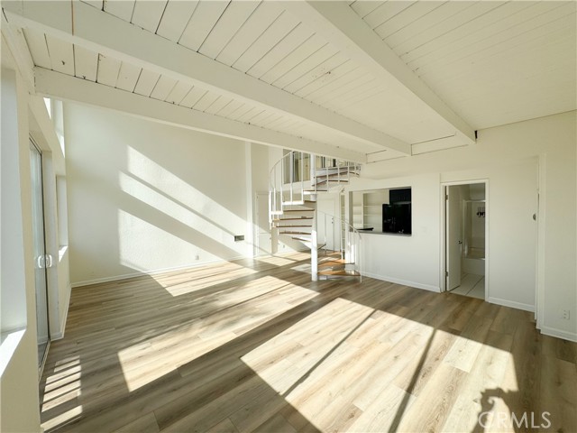 100 S Venice Boulevard, Venice CA: https://media.crmls.org/medias/aa794084-200c-4354-a2b0-2b79bdde8a7f.jpg