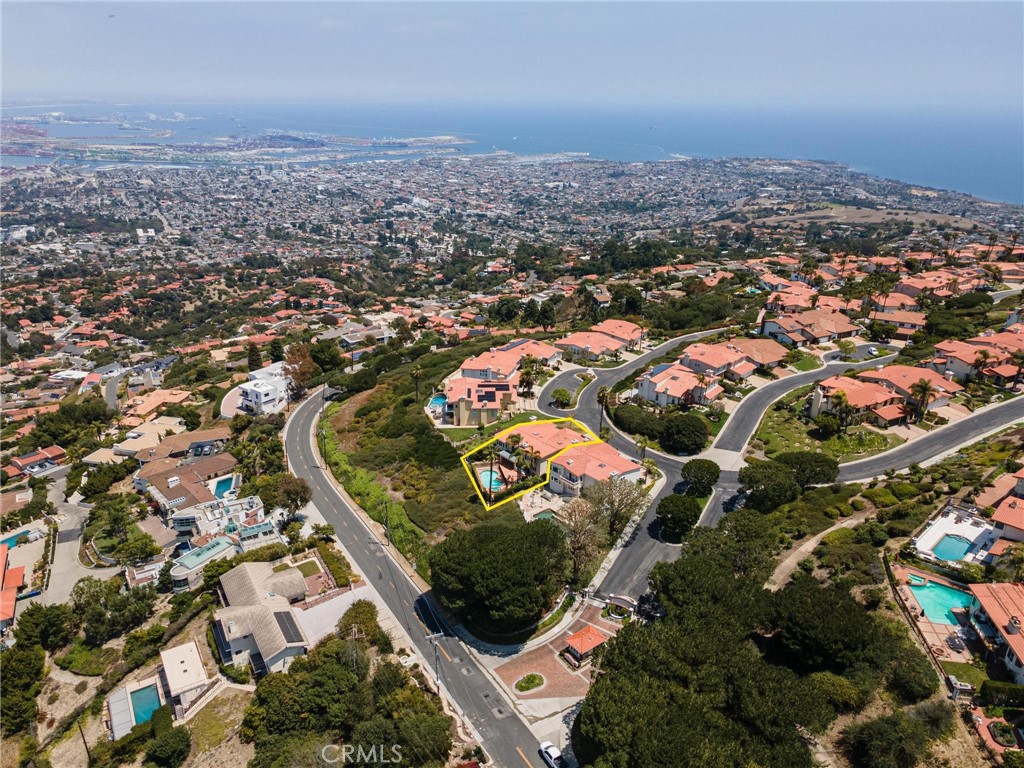 https://media.crmls.org/medias/aa795eed-9fd9-4ade-b1f4-b51261971c25.jpg?preset=X-Large