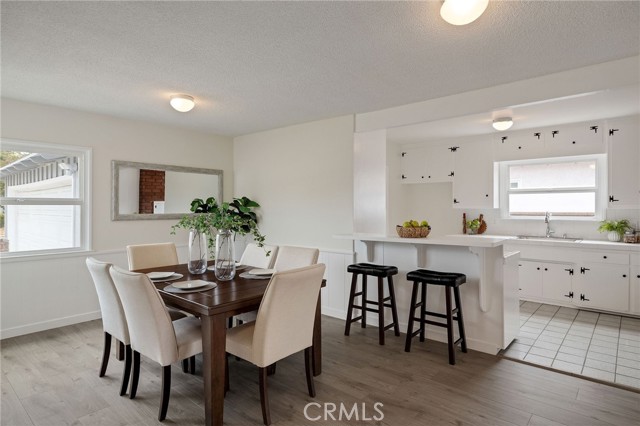 Detail Gallery Image 4 of 41 For 20533 Eastwood Ave, Torrance,  CA 90503 - 4 Beds | 2 Baths