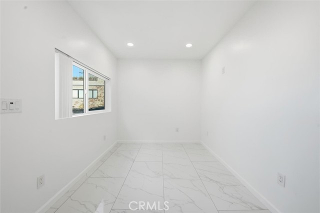 Detail Gallery Image 7 of 17 For 220 39th a,  Manhattan Beach,  CA 90266 - 1 Beds | 1 Baths