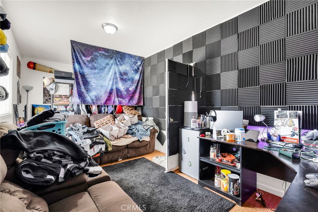 https://media.crmls.org/medias/aa79cf1b-0cbd-419c-a0d1-05c2d23a79c4.jpg?preset=X-Large