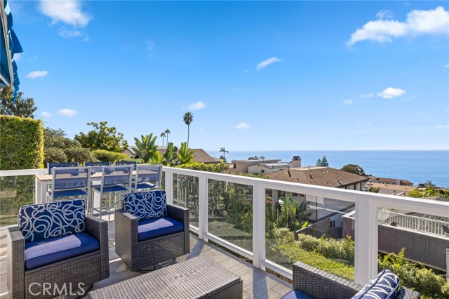 2915 Rounsevel, Laguna Beach CA: https://media.crmls.org/medias/aa79ed24-2973-43f2-8932-afeb0d2bee2e.jpg