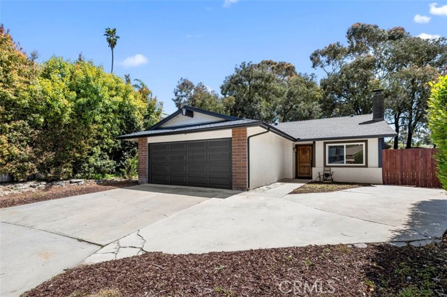 Detail Gallery Image 2 of 31 For 332 Cadillac Cir, Oceanside,  CA 92054 - 3 Beds | 2 Baths