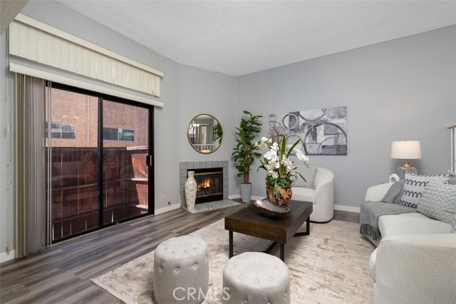 106 S Sierra Madre Boulevard, Pasadena CA: https://media.crmls.org/medias/aa7a488b-7dfa-46f5-b5b5-f56dcc79e39a.jpg