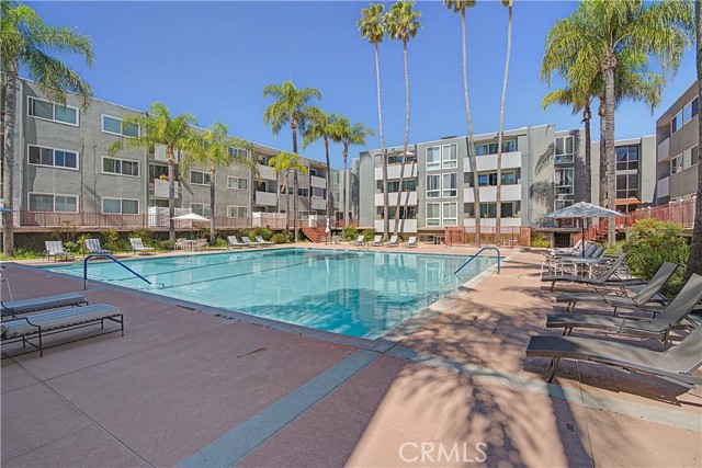 Detail Gallery Image 24 of 33 For 4915 Tyrone #126,  Sherman Oaks,  CA 91423 - 2 Beds | 2 Baths