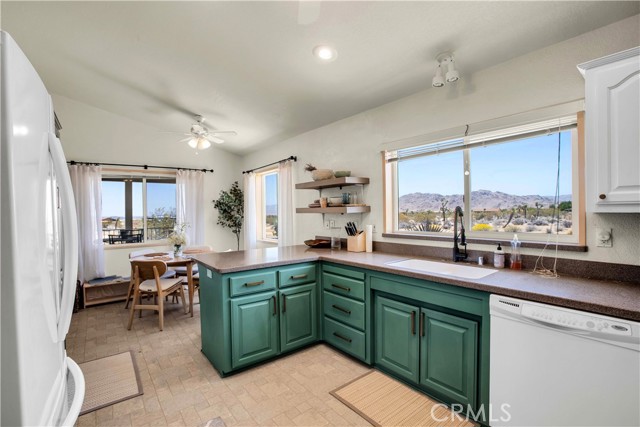 Detail Gallery Image 17 of 75 For 2750 Olympic Rd, Joshua Tree,  CA 92252 - 5 Beds | 4 Baths