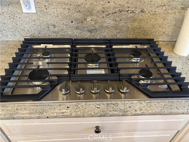 1631 Leycross Drive, La Canada Flintridge CA: https://media.crmls.org/medias/aa7ad892-bb83-4575-a805-050936db40e2.jpg