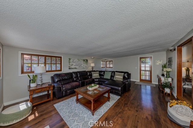 Detail Gallery Image 12 of 38 For 16781 Daisy Ave, Fountain Valley,  CA 92708 - 4 Beds | 3/1 Baths