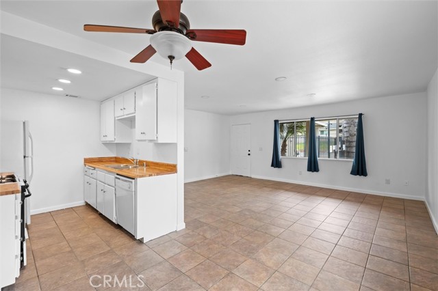 Detail Gallery Image 7 of 22 For 655 Walnut, Lake Elsinore,  CA 92530 - 2 Beds | 2 Baths