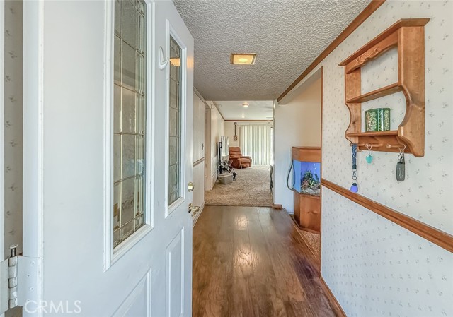 2191 Hilldale Avenue, Simi Valley CA: https://media.crmls.org/medias/aa7b655c-6f1e-4a21-a679-4ec0828dcab6.jpg