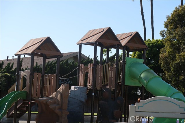 Detail Gallery Image 49 of 51 For 16802 Kamalii, Huntington Beach,  CA 92649 - 6 Beds | 5/1 Baths