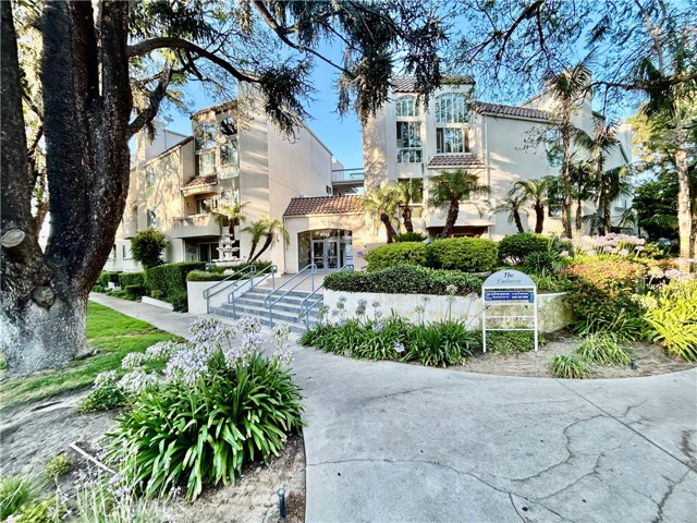 Detail Gallery Image 1 of 20 For 4242 Stansbury Ave #203,  Sherman Oaks,  CA 91423 - 2 Beds | 2 Baths