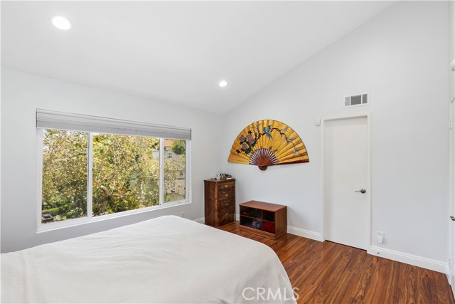 3751 Prestwick Drive, Los Angeles CA: https://media.crmls.org/medias/aa7c2bc3-6292-435c-9261-56358209c8c0.jpg