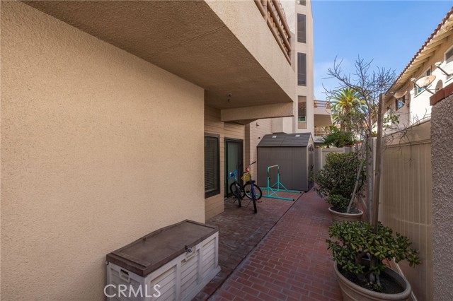 512 Esplanade, Redondo Beach, California 90277, 2 Bedrooms Bedrooms, ,2 BathroomsBathrooms,Residential,Sold,Esplanade,SB23191083