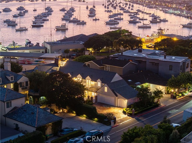1927 Bayside Drive, Corona del Mar CA: https://media.crmls.org/medias/aa7c6601-945f-498a-80a6-132da5706e61.jpg