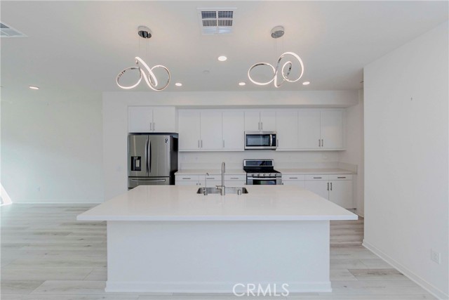 Detail Gallery Image 4 of 52 For 11005 Skyglow Dr, Rancho Cucamonga,  CA 91730 - 3 Beds | 2/2 Baths