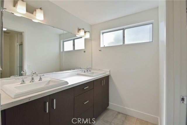 Detail Gallery Image 4 of 8 For 11 Dragonfly, Irvine,  CA 92604 - 3 Beds | 2/1 Baths