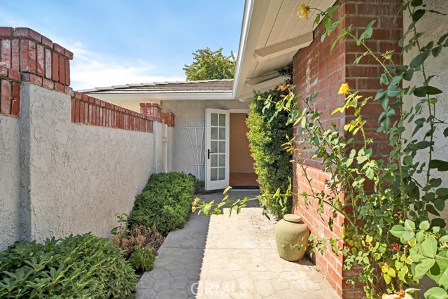 1575 La Venta Drive, Westlake Village CA: https://media.crmls.org/medias/aa7d1a75-1f85-45d2-9b19-049f3302f7b3.jpg