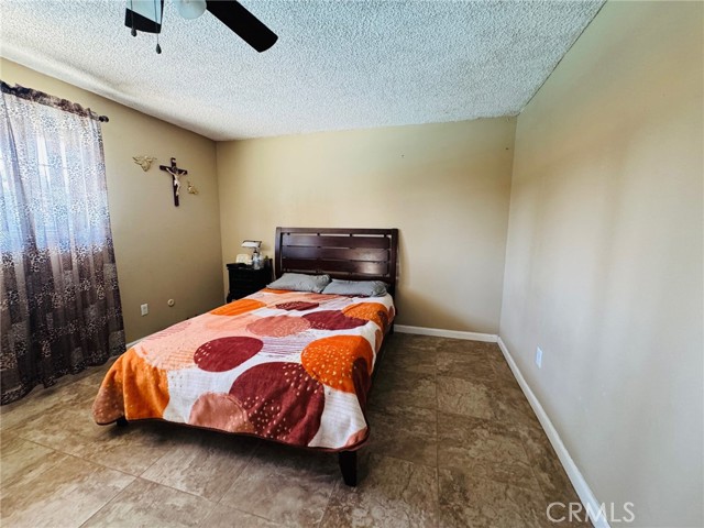 Detail Gallery Image 24 of 32 For 3208 Sunview Dr, Bakersfield,  CA 93306 - 3 Beds | 2 Baths