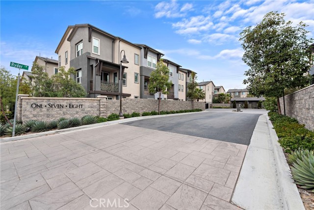 8103 Cooper Lane, Gardena CA: https://media.crmls.org/medias/aa7ecb88-46c3-4a95-a65d-aecb34723ac6.jpg