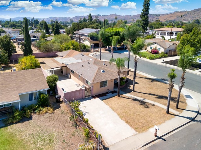 947 Claire Place, Pomona CA: https://media.crmls.org/medias/aa7f8280-c462-48b2-8b46-88e1481dc15d.jpg