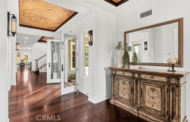 Detail Gallery Image 6 of 75 For 26012 Horseshoe Cr, Laguna Hills,  CA 92653 - 5 Beds | 5/1 Baths