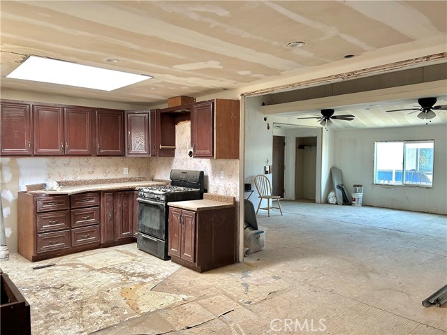 21801 Mesquite Street, California City CA: https://media.crmls.org/medias/aa812939-aed6-474e-b4f1-3eca1055ff27.jpg