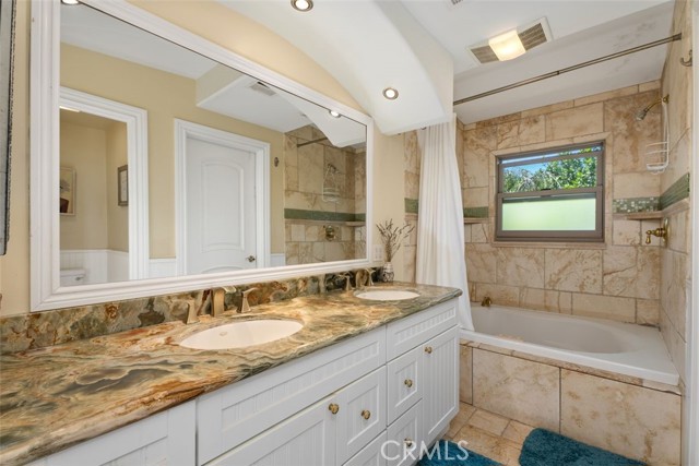 Detail Gallery Image 22 of 41 For 32002 Coast Hwy, Laguna Beach,  CA 92651 - 3 Beds | 3/1 Baths