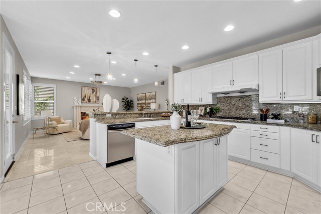 2572 Carlton Place, Rowland Heights CA: https://media.crmls.org/medias/aa82cb5e-061e-44df-9e7d-37d412ddd59a.jpg