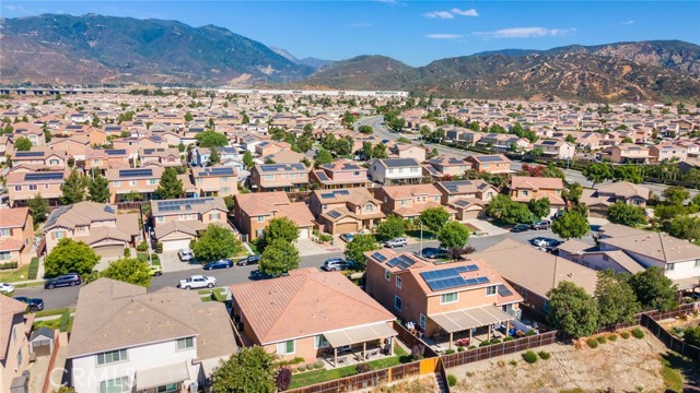 17973 Passionflower Lane, San Bernardino CA: https://media.crmls.org/medias/aa82d6e8-1a17-4335-9728-b1513171af1f.jpg
