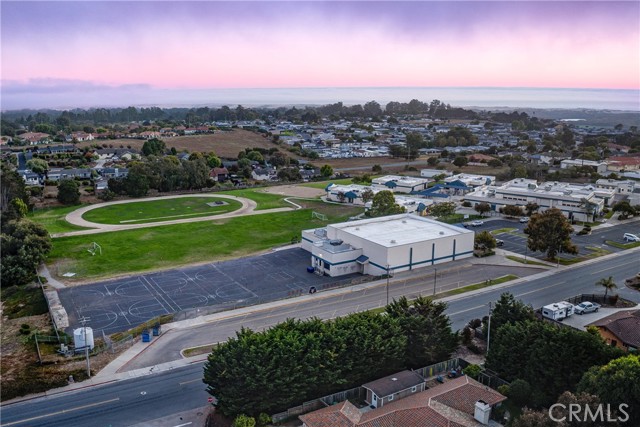 585 Red Tail Meadow Lane, Arroyo Grande CA: https://media.crmls.org/medias/aa8354a5-0d2b-42e4-ac9f-5128ddbb8b62.jpg