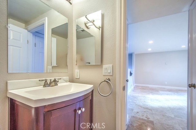 Detail Gallery Image 11 of 38 For 22901 Leo Ln, Lake Forest,  CA 92630 - 4 Beds | 2/1 Baths