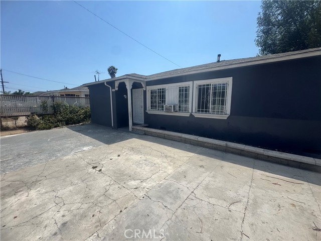 Detail Gallery Image 5 of 75 For 13107 Jarvis, Los Angeles,  CA 90061 - 7 Beds | 5 Baths