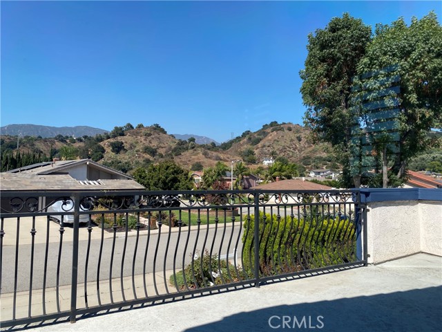 2072 Maverick Circle, La Verne CA: https://media.crmls.org/medias/aa848aca-0673-4e63-939e-8648c29f8ebe.jpg