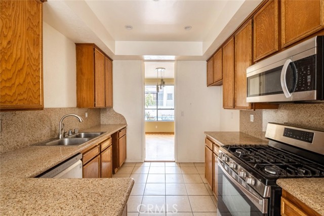 Detail Gallery Image 15 of 42 For 1244 Valley View Rd #129,  Glendale,  CA 91202 - 2 Beds | 2/1 Baths