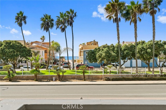 Detail Gallery Image 17 of 32 For 203 Cedar St a & B,  Newport Beach,  CA 92663 - 4 Beds | 3 Baths