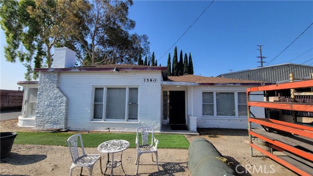 1580 W 2nd Street, Pomona, California 91766, ,Commercial Lease,For Rent,1580 W 2nd Street,CRCV25154227