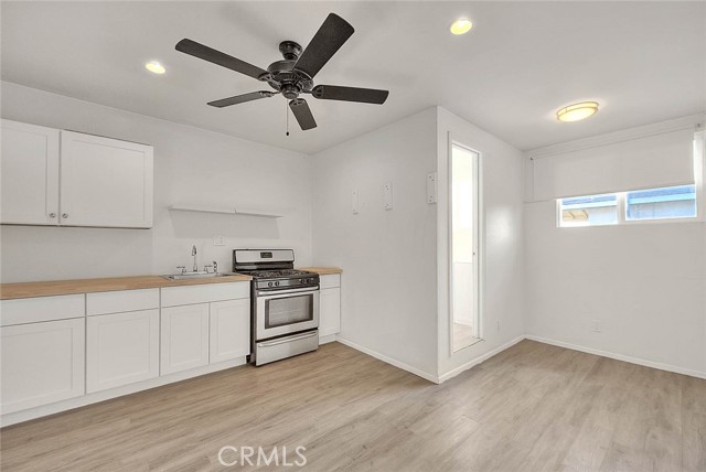 Detail Gallery Image 34 of 43 For 2149 W Cris Ave, Anaheim,  CA 92804 - 4 Beds | 2 Baths