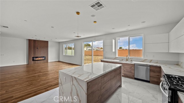Image 10 of 49 For 14424 Buvan Ct