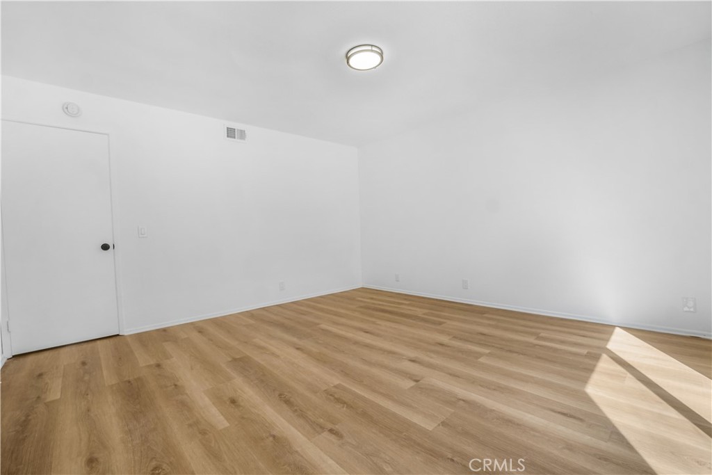 https://media.crmls.org/medias/aa86fc3d-fa71-4ded-a50a-ad2997cd6b03.jpg?preset=X-Large