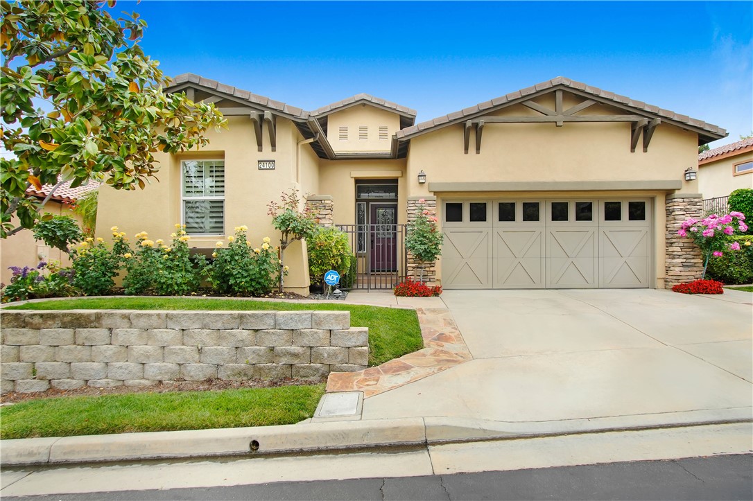 Detail Gallery Image 2 of 52 For 24100 Nobe St, Corona,  CA 92883 - 2 Beds | 2 Baths