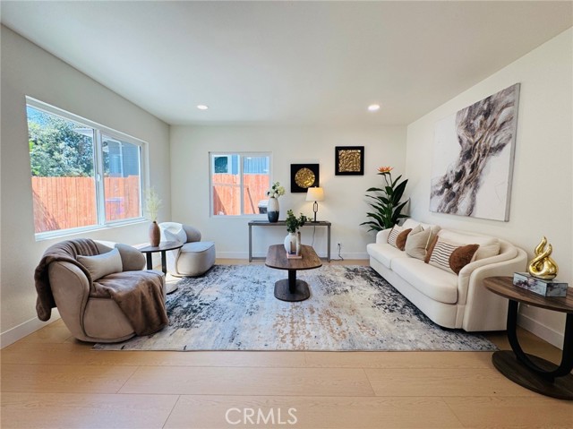 Detail Gallery Image 10 of 14 For 1781 W 24th St, Los Angeles,  CA 90018 - 4 Beds | 2 Baths
